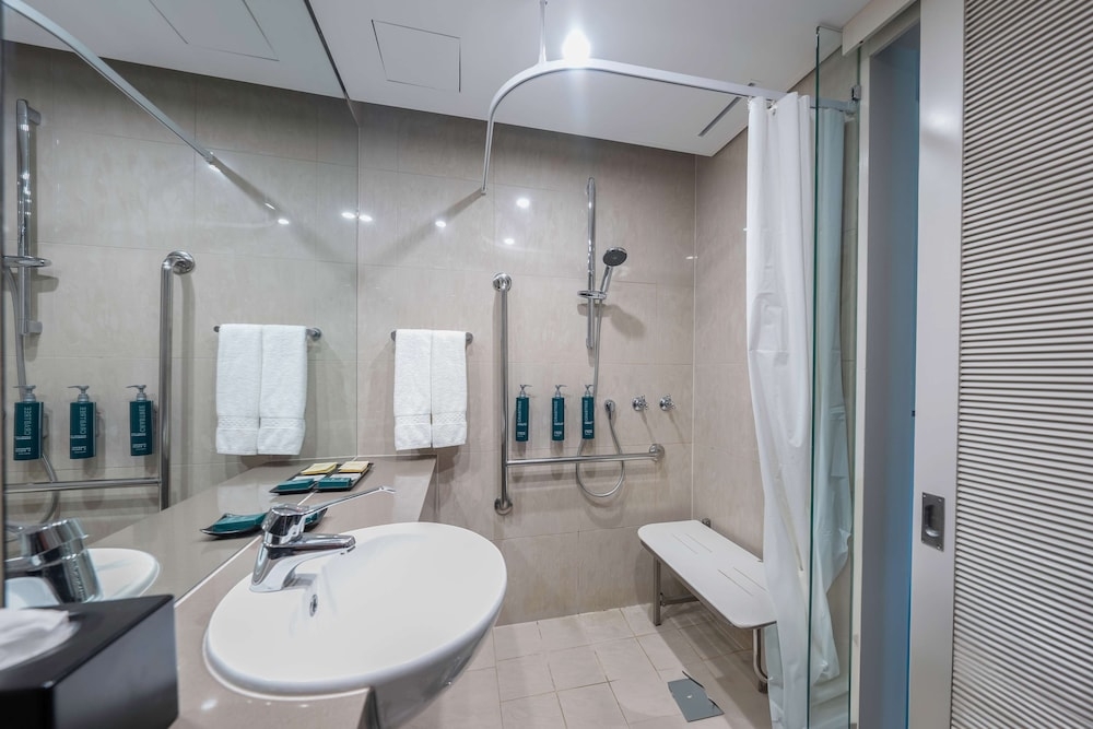 バスルームのシャワー