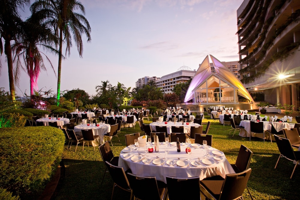 屋外バンケット スペース