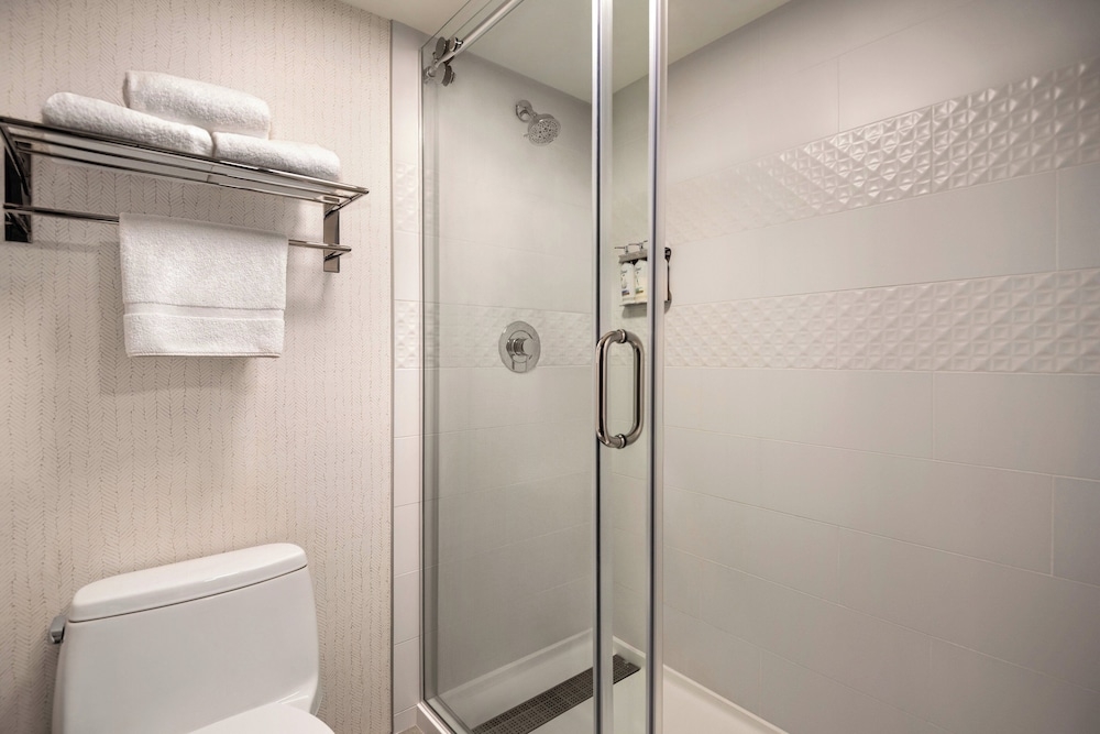 バスルームのシャワー