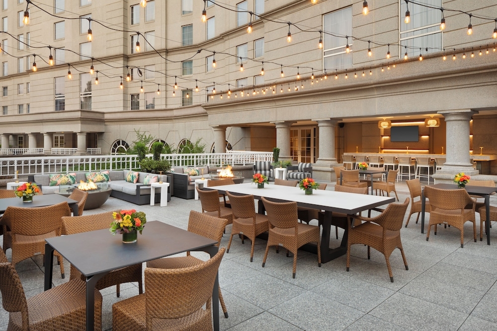 プールサイドバー