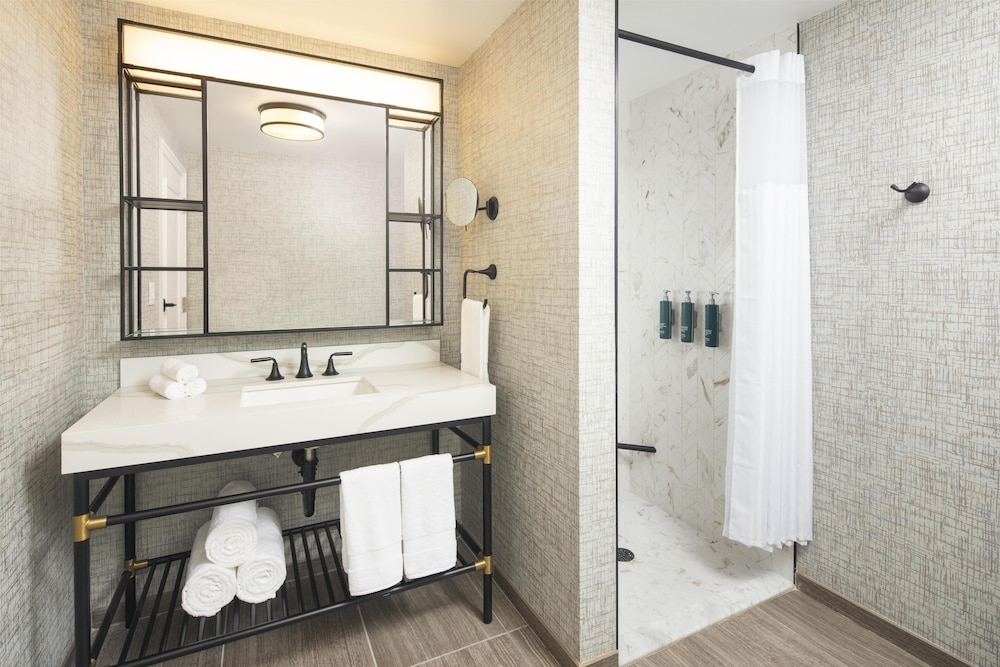 バスルームのシャワー