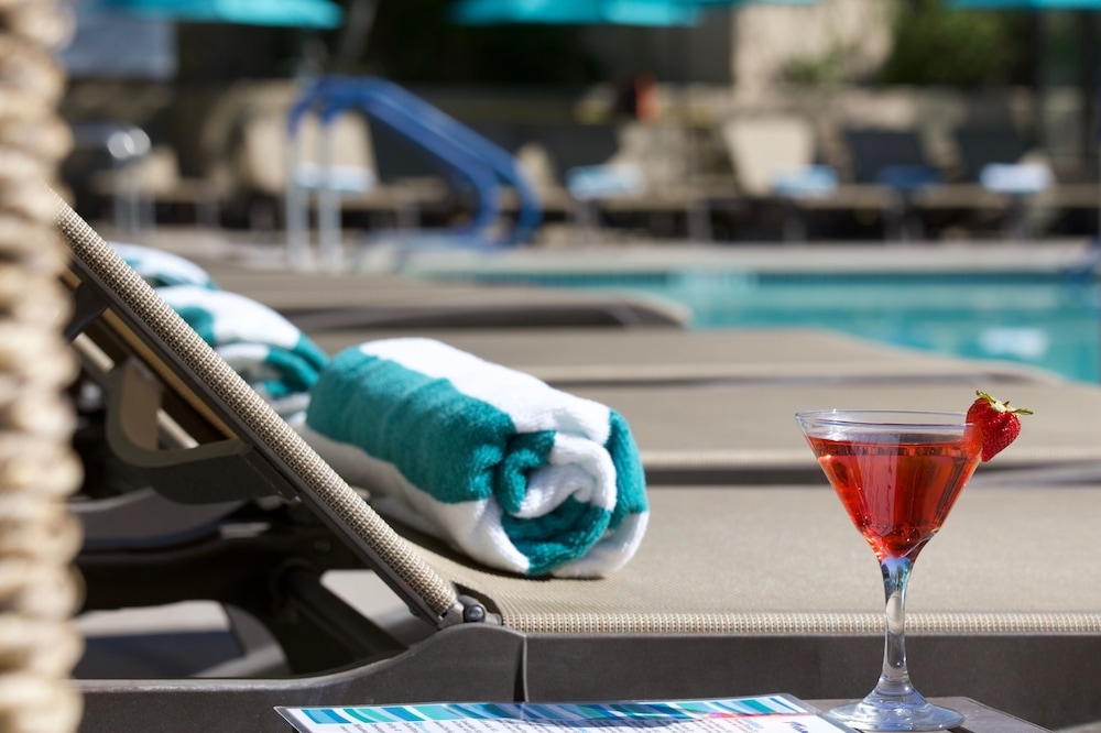 プールサイドバー