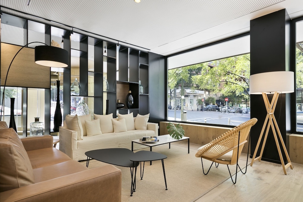 ロビー応接スペース