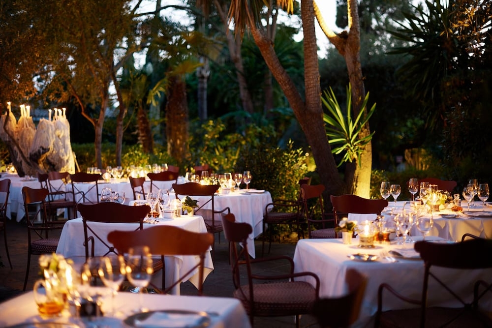 屋外ダイニングエリア