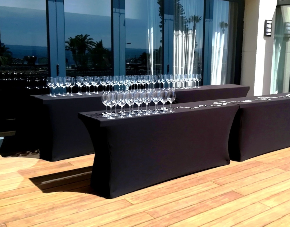 屋外バンケット スペース