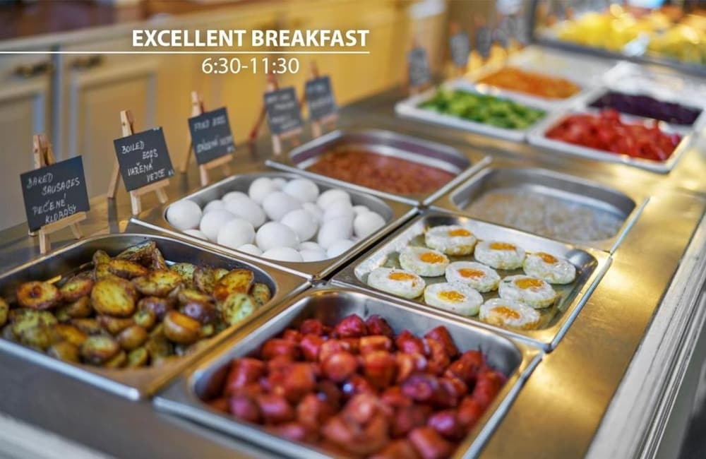 朝食ビュッフェ