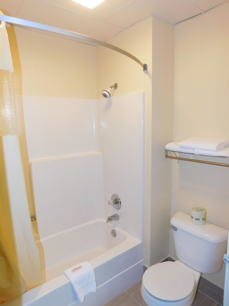 バスルームのシャワー