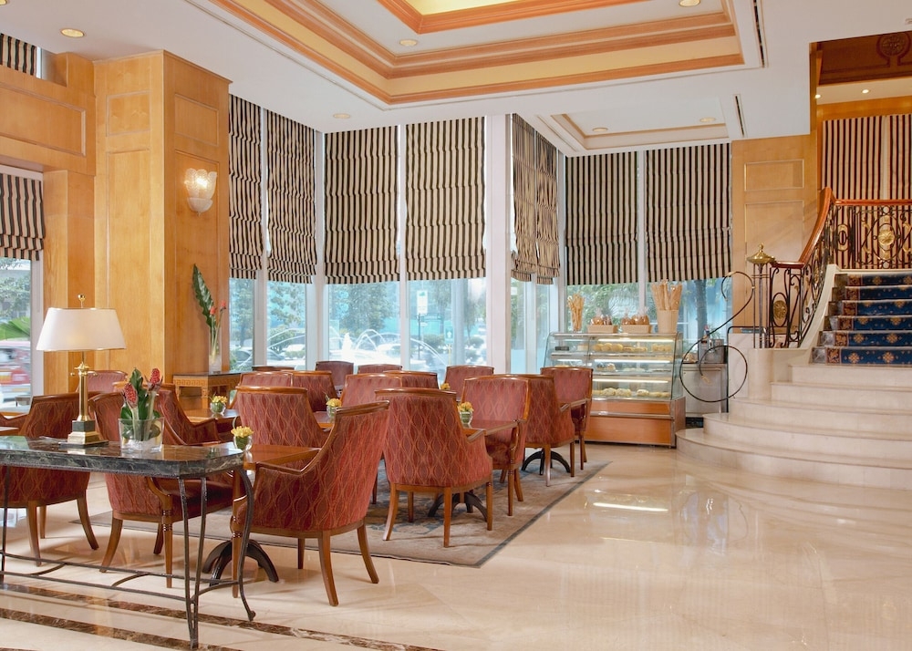 ロビーラウンジ