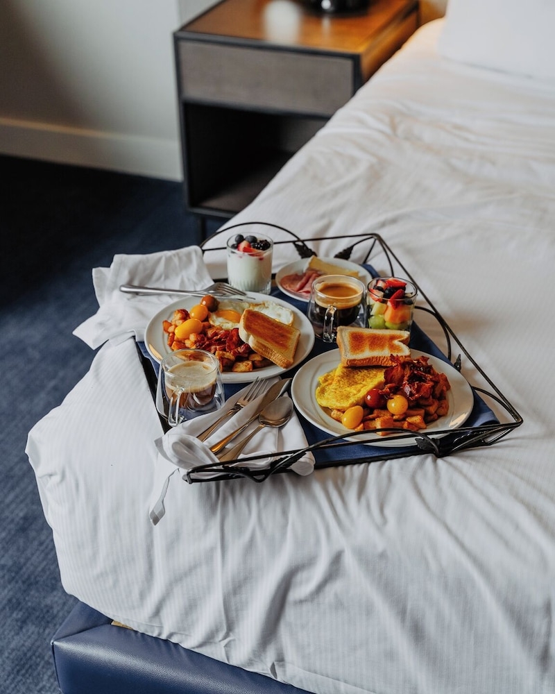 客室内のダイニングエリア