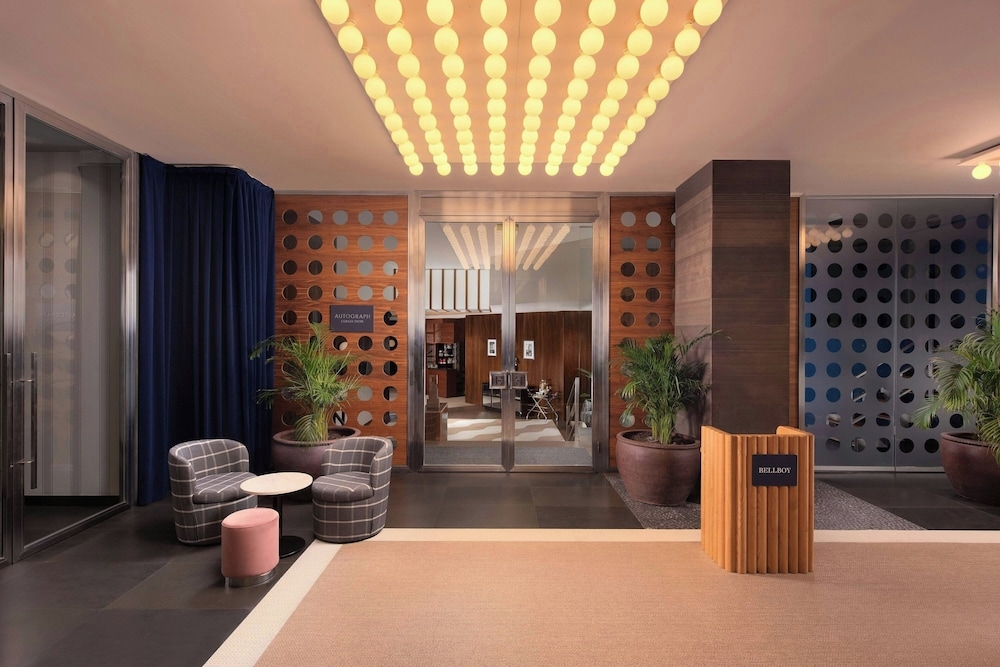 ロビーラウンジ