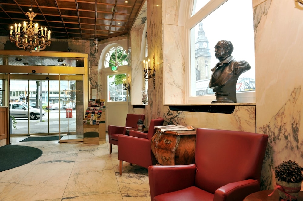 ロビー応接スペース