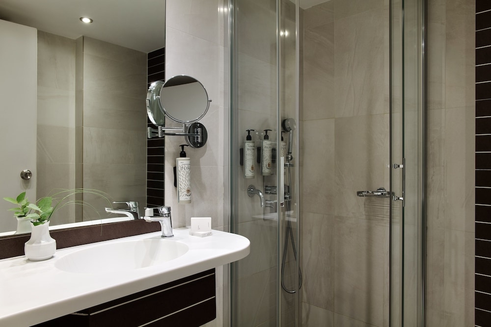 バスルームのシャワー