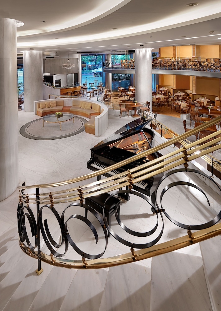 ロビーラウンジ