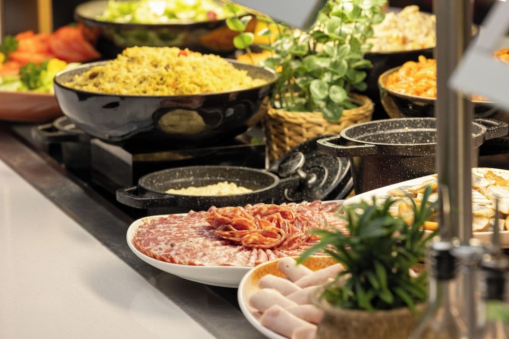 朝食ビュッフェ