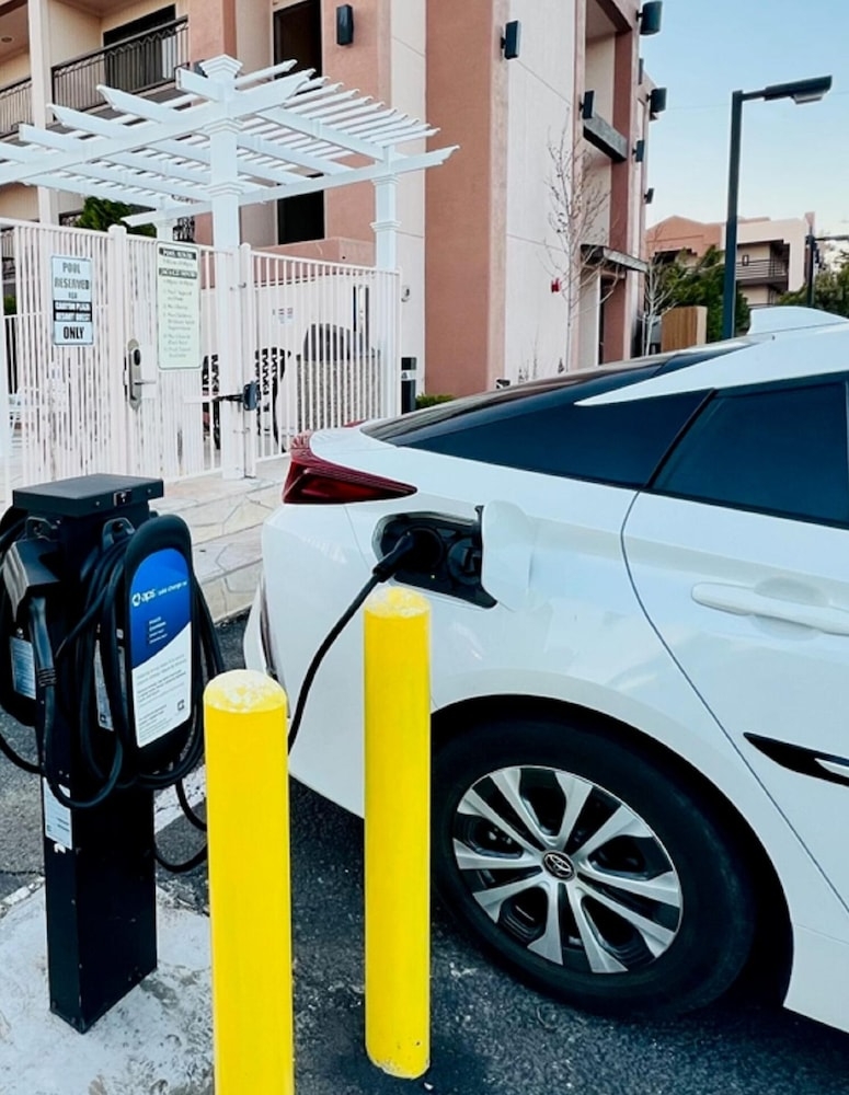 電気車両充電スタンド