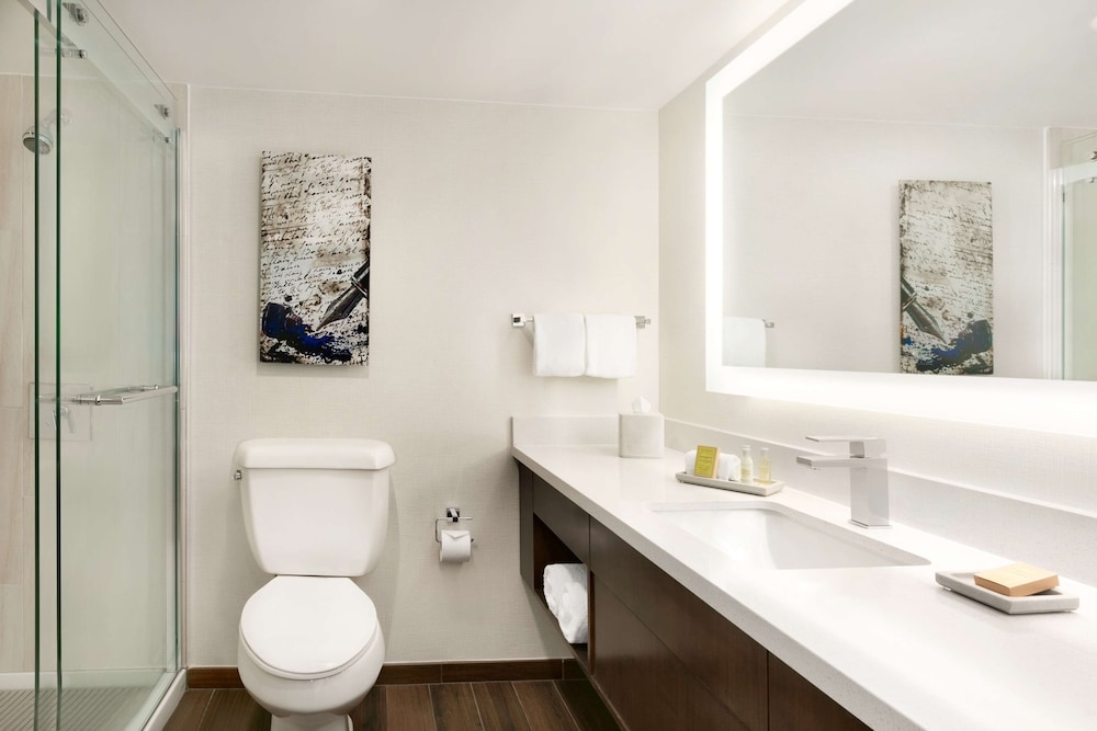 バスルームのシャワー