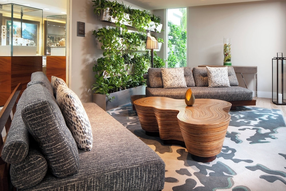 ロビーラウンジ