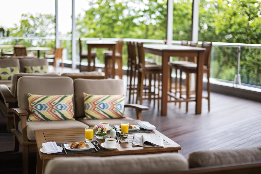 エグゼクティブ ラウンジ