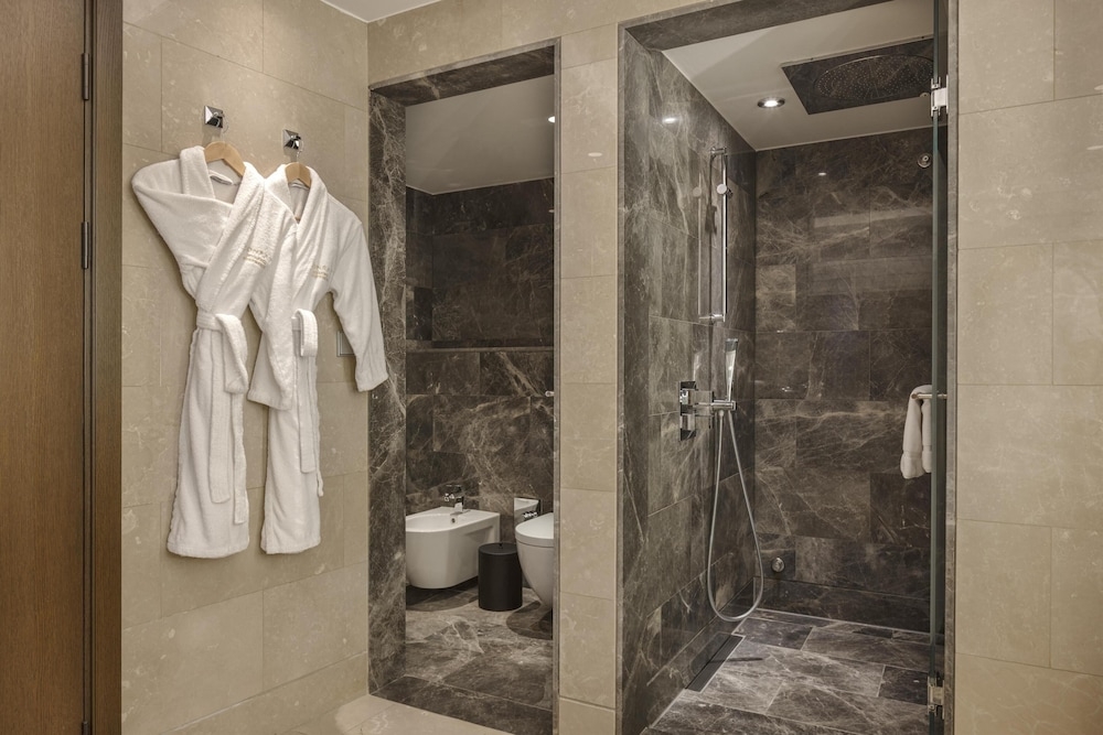 バスルームのシャワー