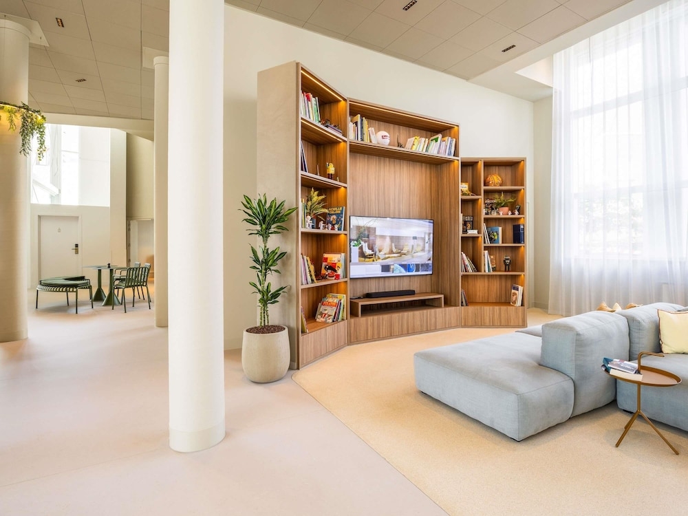 ロビー応接スペース