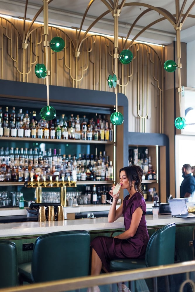 ロビーラウンジ