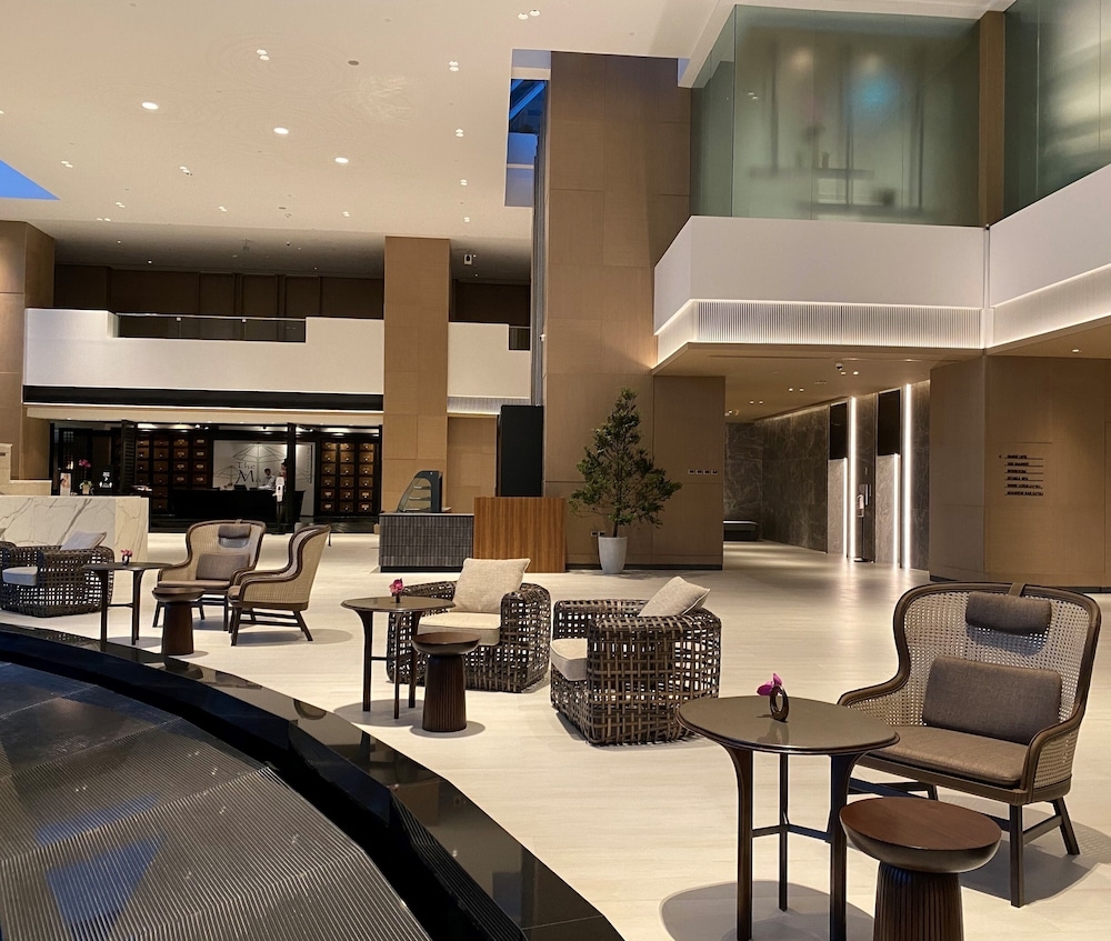 ロビーラウンジ