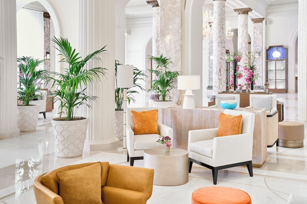 ロビーラウンジ