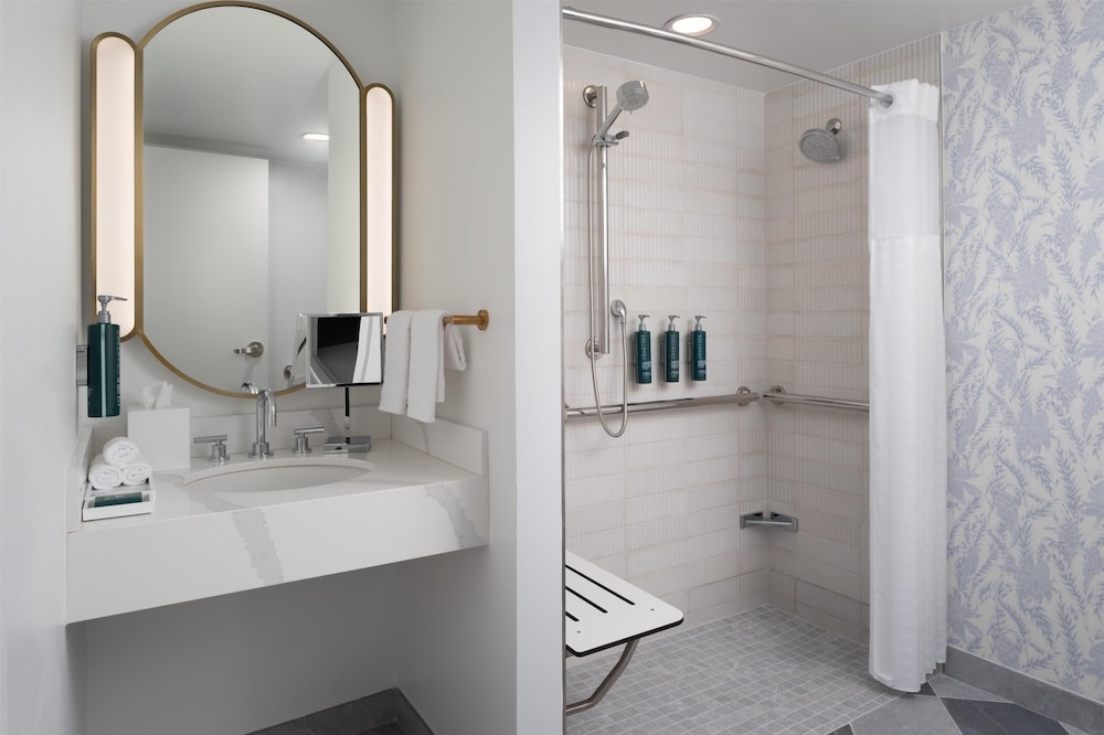 バスルームのシャワー