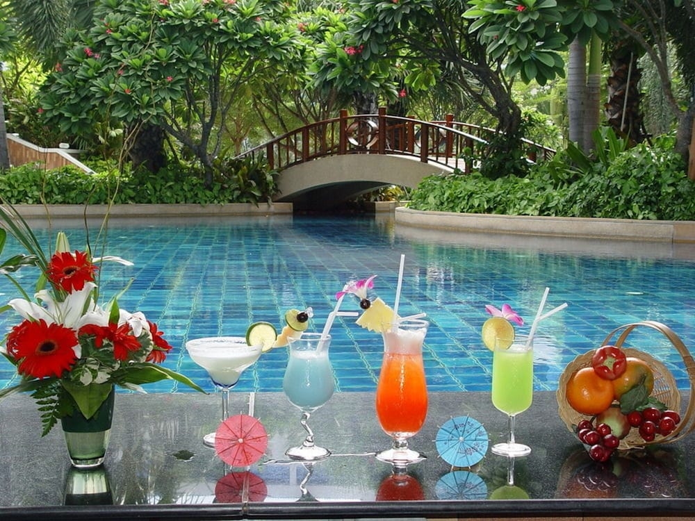 プールサイドバー