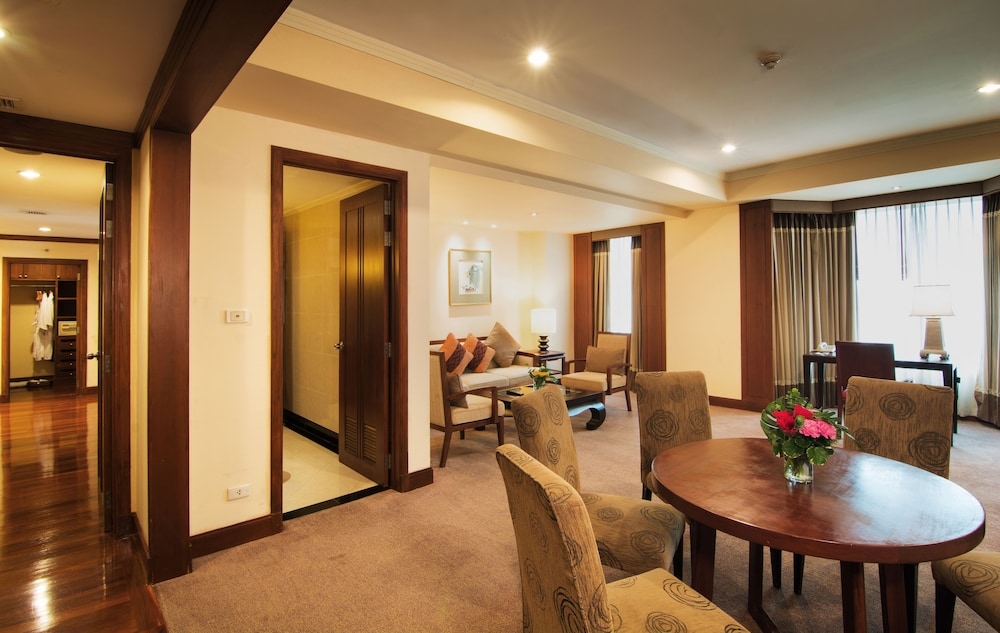 客室内のダイニングエリア