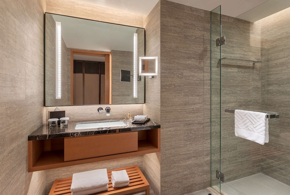 バスルームのシャワー