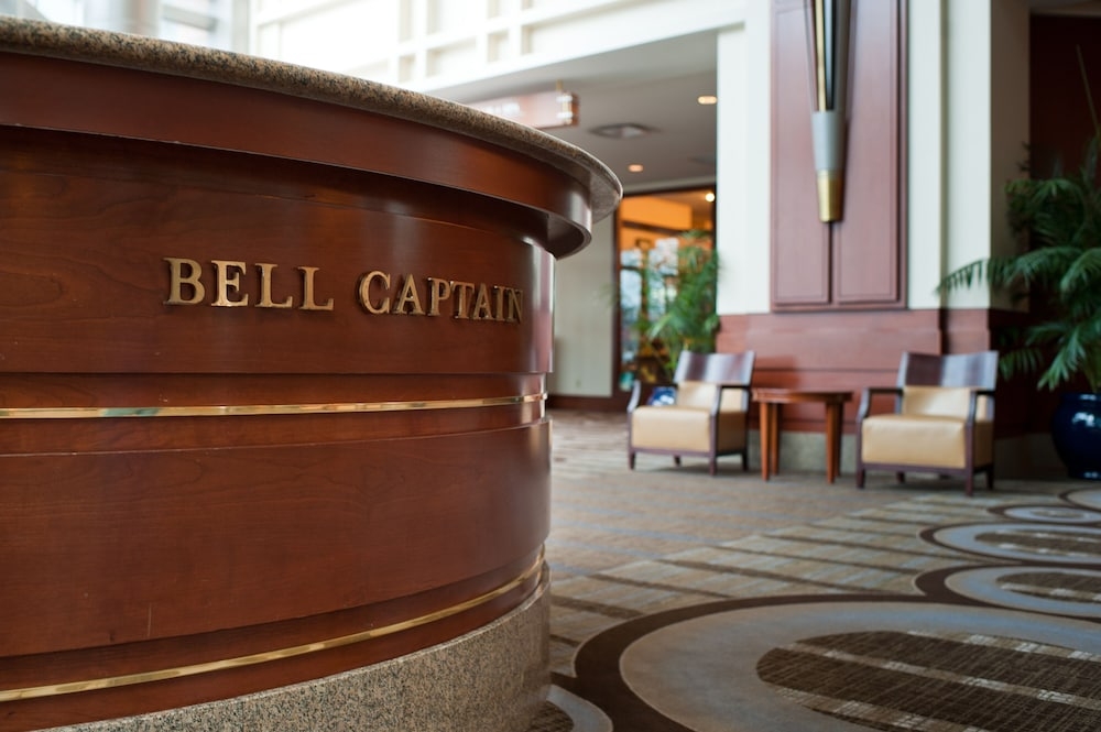 コンシェルジュ デスク