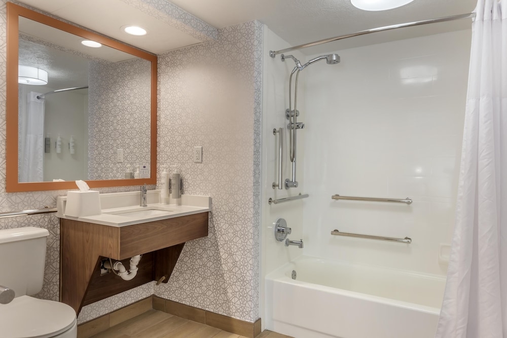 バスルームのシャワー