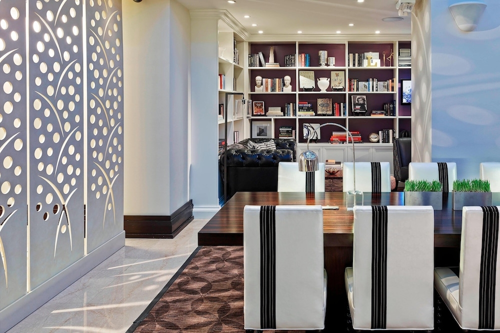 ロビーラウンジ