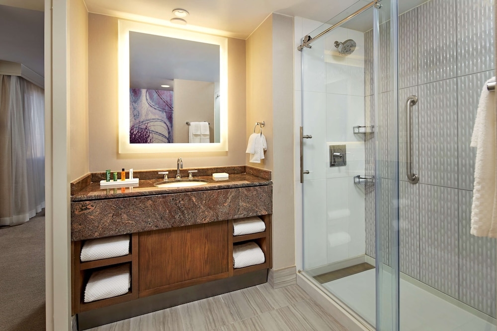 バスルームのシャワー