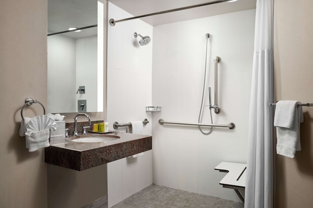 バスルームのシャワー