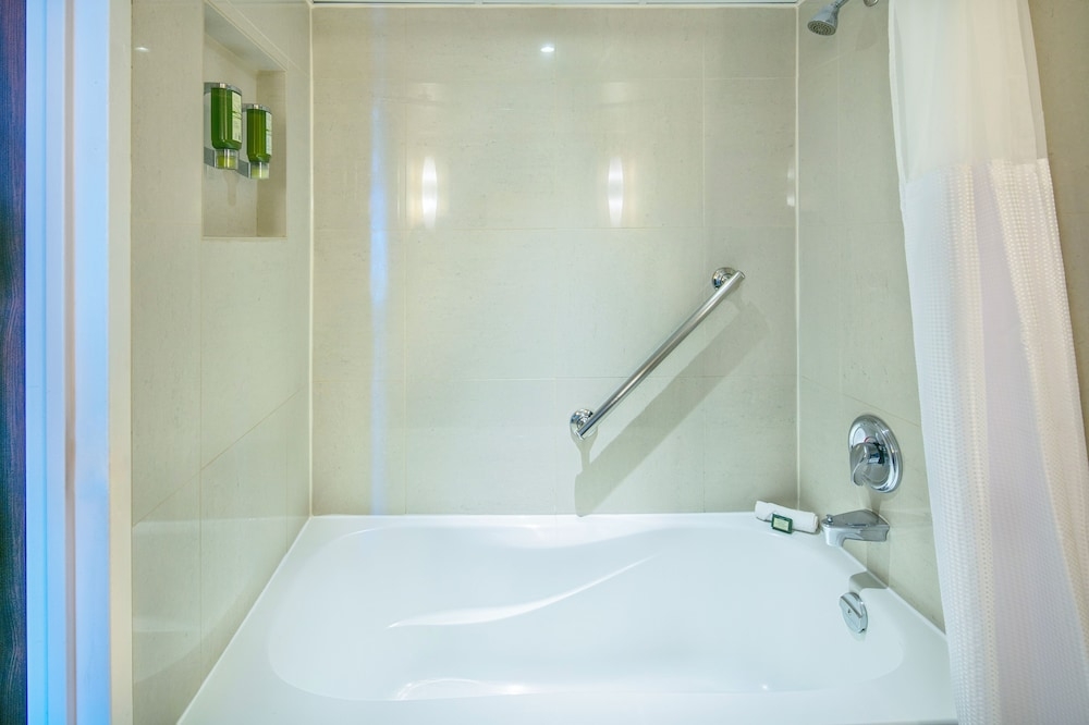 バスルームのシャワー