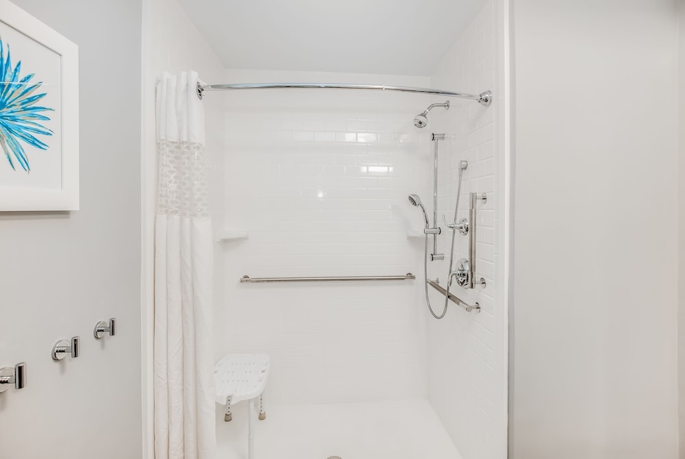 バスルームのシャワー