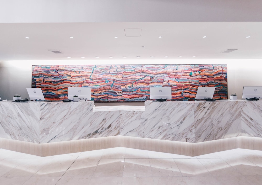 チェックイン / チェックアウト キオスク