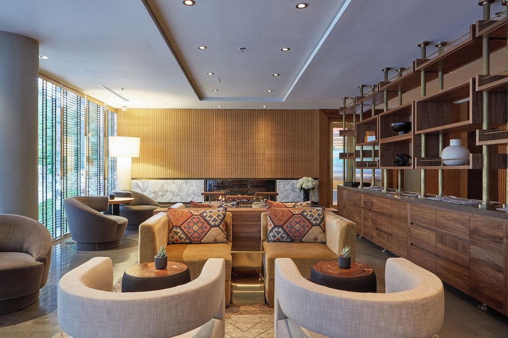 ロビー応接スペース