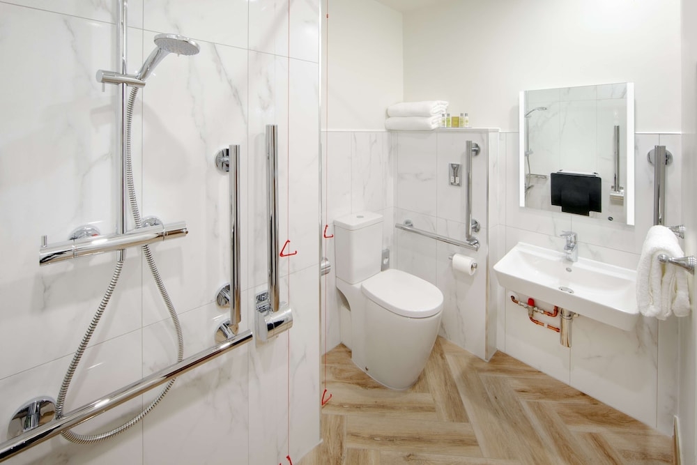 バスルームのシャワー