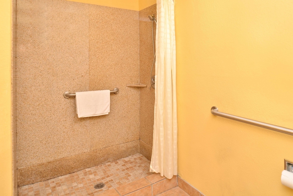 バスルームのシャワー