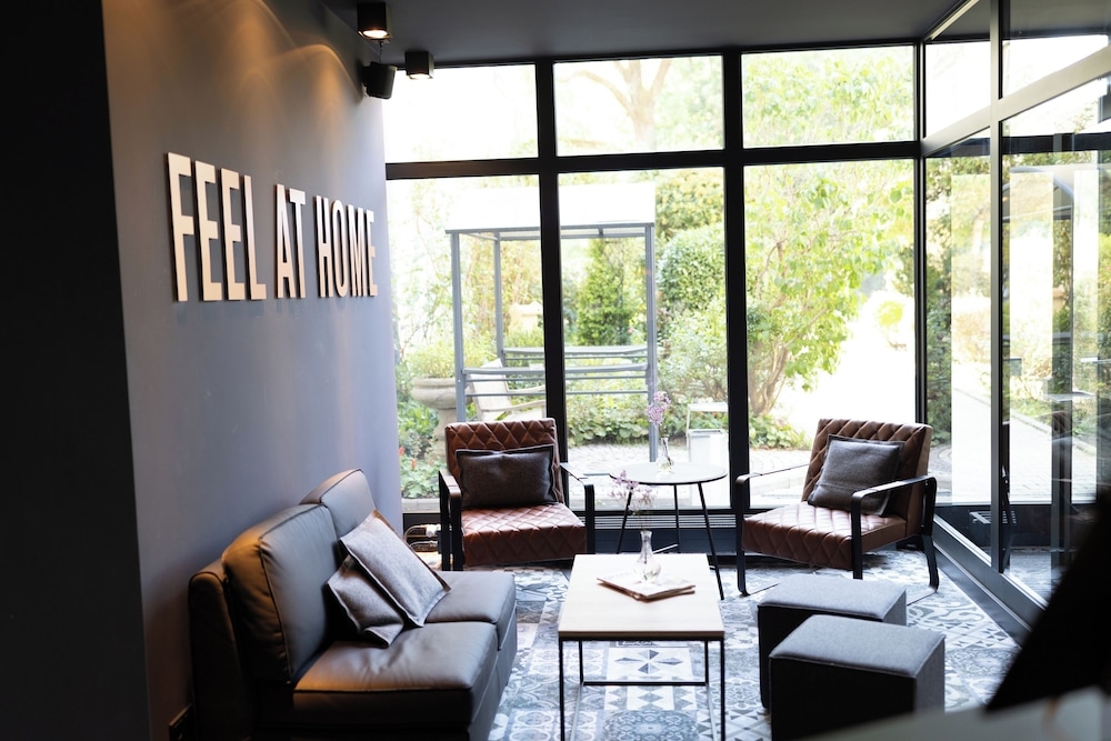 ロビー応接スペース