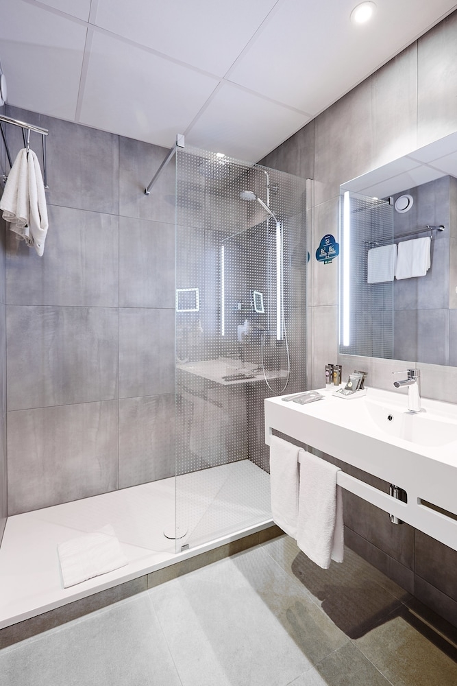 バスルームのシャワー