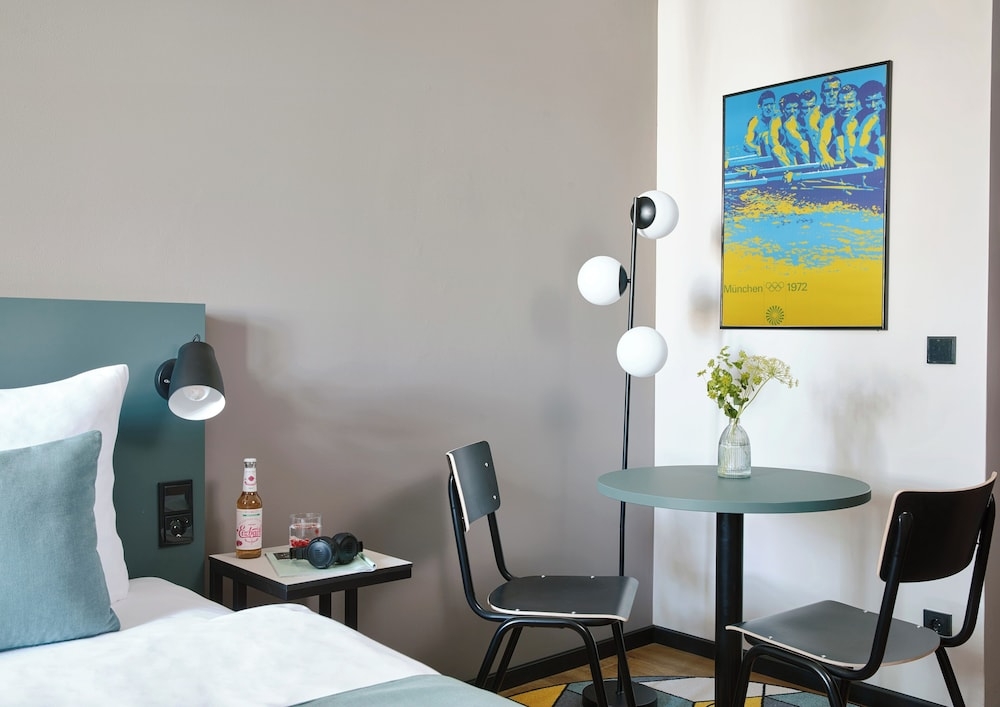 客室内のダイニングエリア