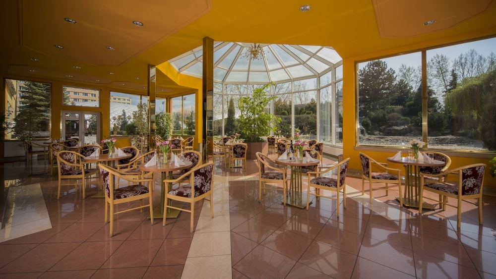 ロビーラウンジ