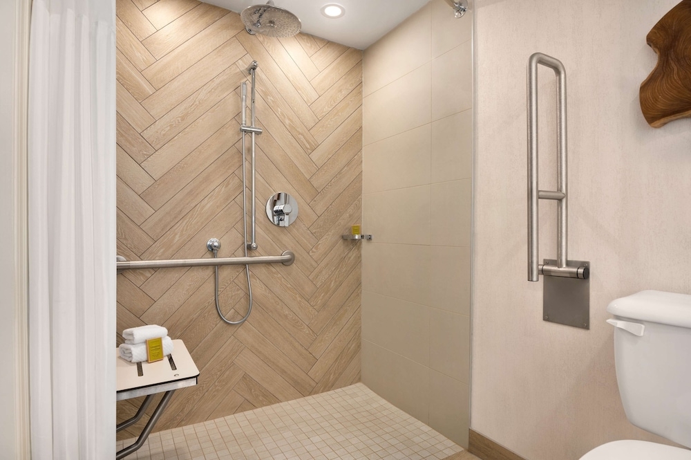 バスルームのシャワー