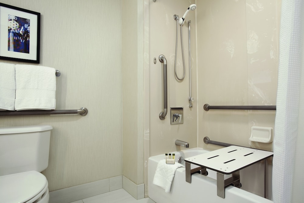 バスルームのシャワー