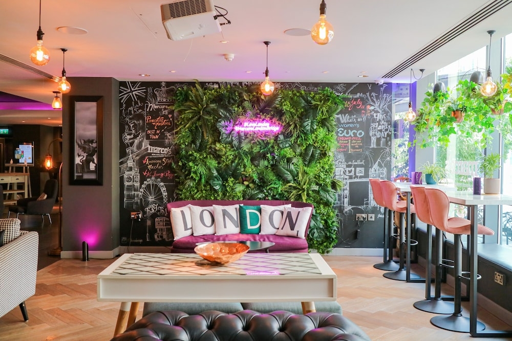 ロビー応接スペース