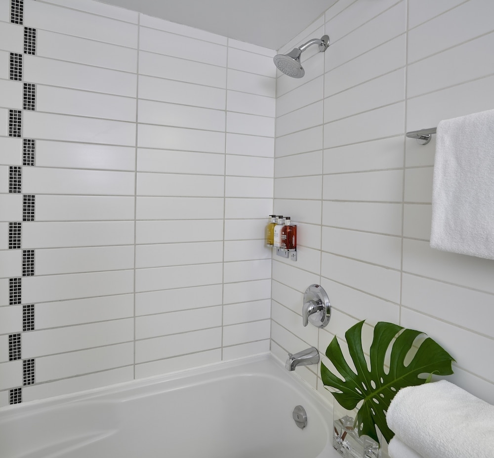 バスルームのシャワー